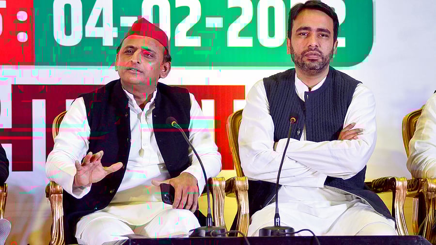 Samajwadi Party National President Akhilesh Yadav and Rashtriya Lok Dal President Jayant Chaudhary. Credit: PTI Photo