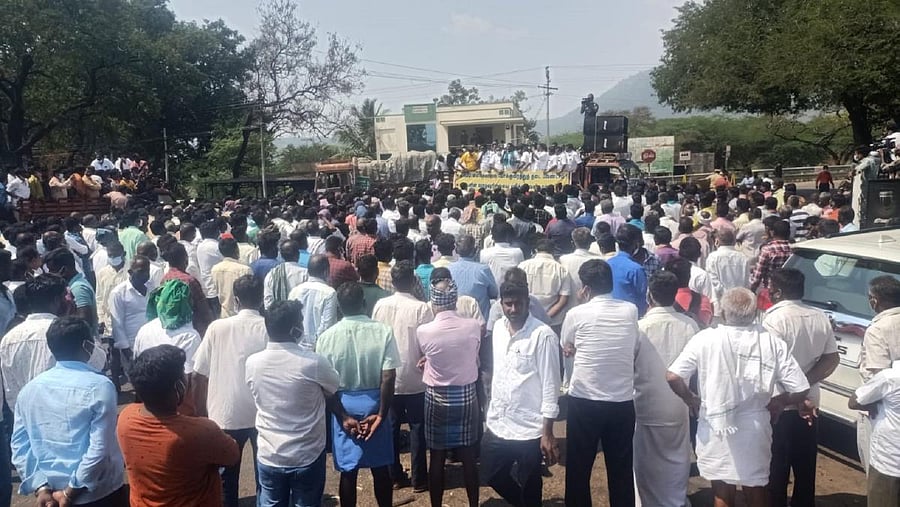 Road users stage a protest at Bannari in Tamil Nadu, against night traffic ban in Dimbam ghat section. Credit: DH Photo