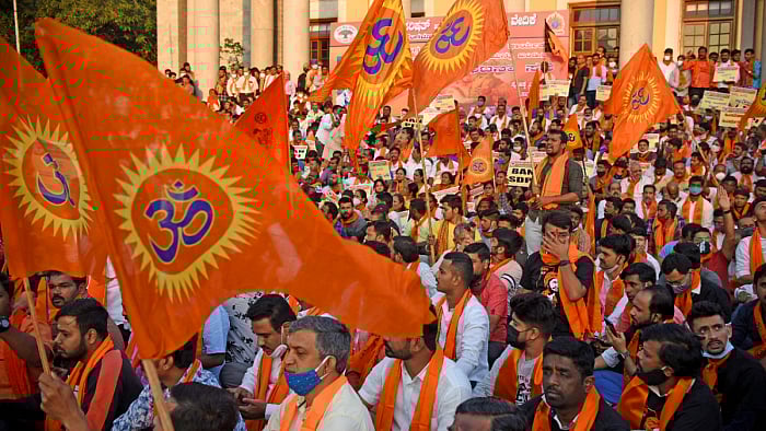 Various pro-Hindu organisations protest condemning the murder of Harsha in Shivamogga, at Town Hall, Bengaluru. Credit: DH File Photo