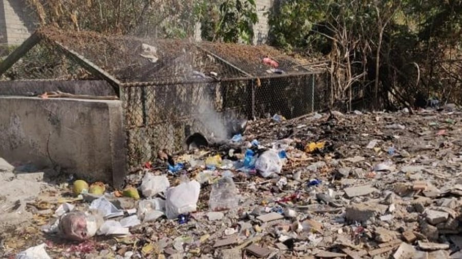 Status on the Sahaaya app showed as “resolved” though nothing happened on the ground. Credit: DH Photo