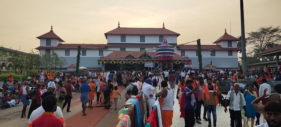 A large number of devotees at Sri Kshethra Dharmasthala Manjunatha Swamy Temple on Tuesday.