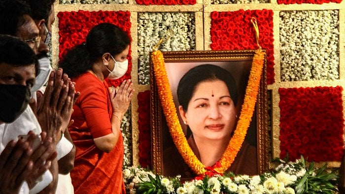 V K Sasikala pays tribute to the late Jayalalithaa. Credit: PTI File Photo