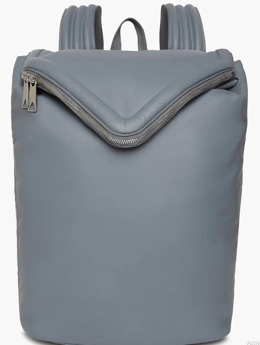 Price: Rs 2.60 lakh luxe.ajio.com