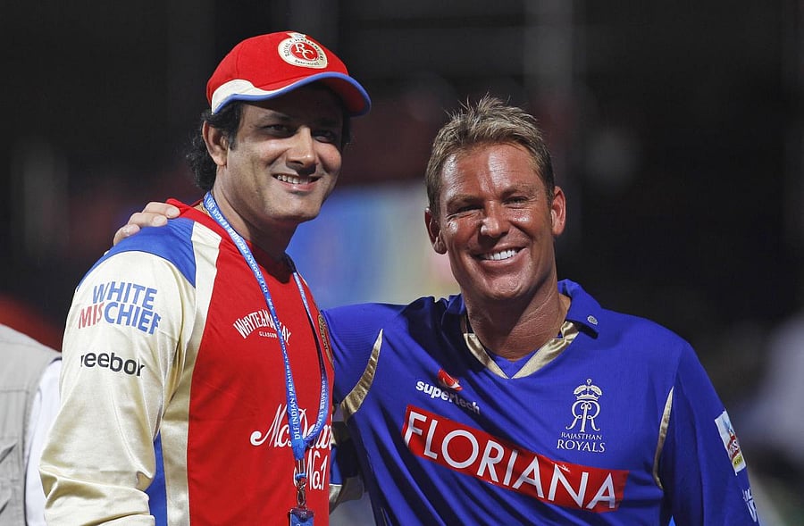 Anil Kumble (left) and Shane Warne at the M Chinnaswamy Stadium in Bengaluru. Credit: DH File Photo