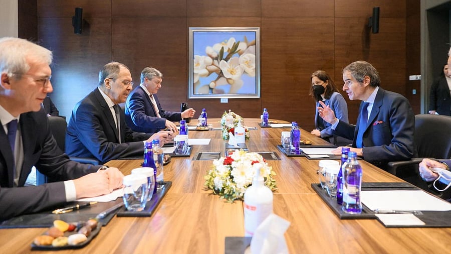 Russian Foreign Minister Sergei Lavrov meets with IAEA Director General Rafael Grossi in Antalya. Credit: Reuters file photo