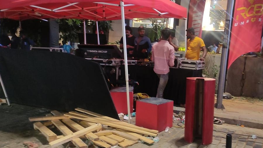 The RCB Bar and Café on Church Street was vandalised by fans. Credit: DH Photo/Barkha Kumari