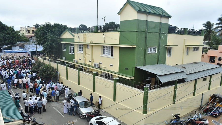 A view of Velumani's house during previous raid by DVAC in August 2021. Credit: PTI File Photo