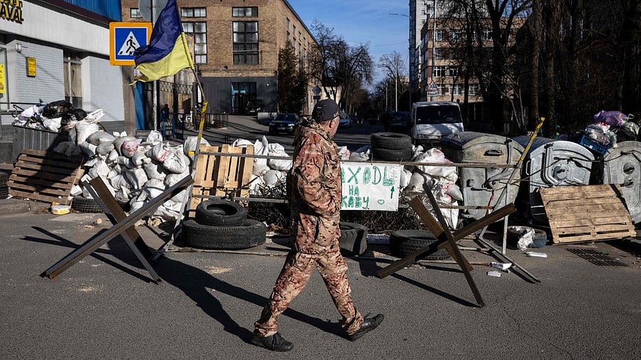 Russian and Ukrainian delegations resumed talks on Maarch 15, 2022, as Russian strikes on Kiev increased and the Russian offensive spread across the country, sending more than three million Ukrainians into exile. Credit: AFP Photo