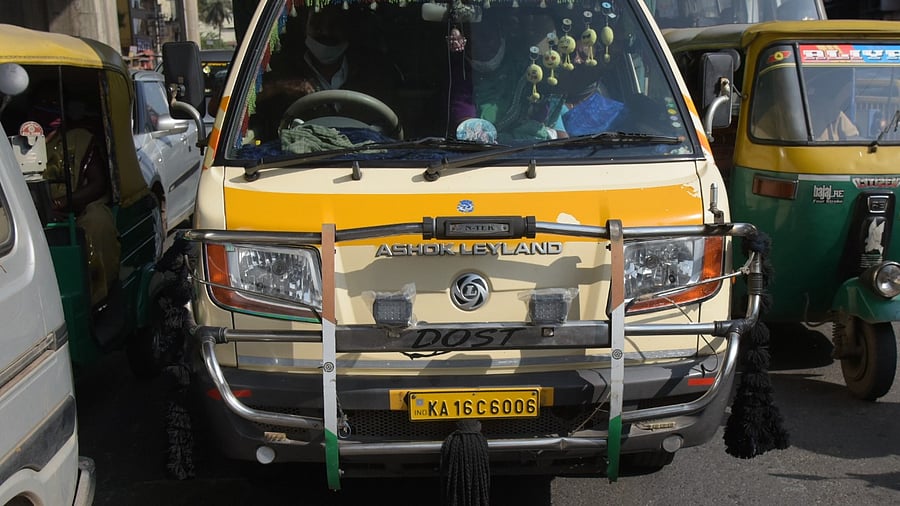 About 1.7 crore old vehicles need to change their number plates. Credit: DH File Photo