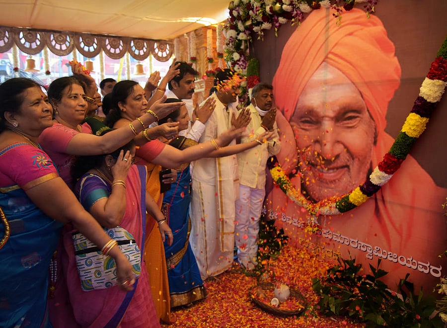 The City is all set to witness a high profile event to mark the 115th birth anniversary of Siddaganga Mutt late seer Shivakumara Swami on Friday. Credit: DH Photo