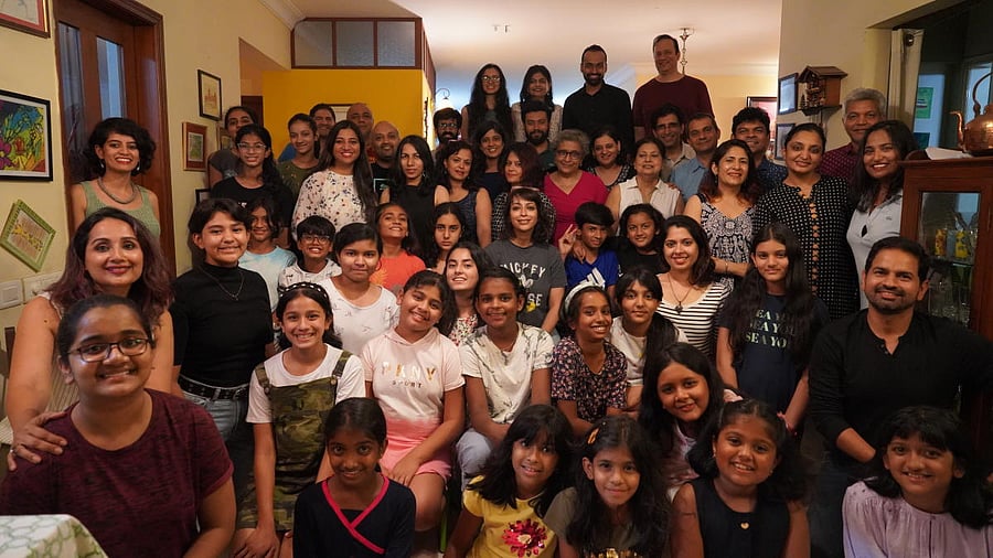 Poco A Poco returns to the stage after a two-year hiatus from offline performances.