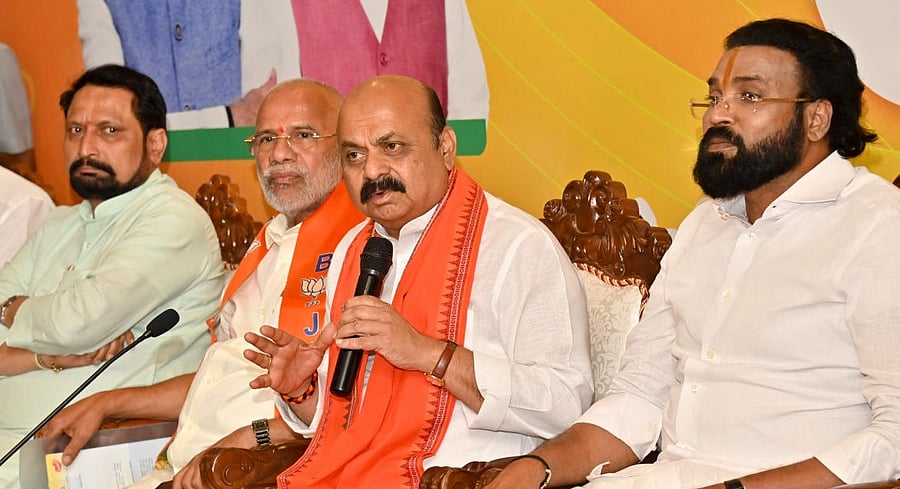 CM Basavaraj Bommai with Sriramulu (right), BJP MP Sadananda Gowda (left) and Laxman Savadi. Credit: DH Photo/IRSHAD MAHAMMAD