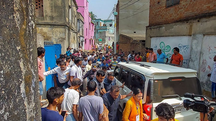 Violence breaks out during Asansol bypolls. Credit: PTI Photo