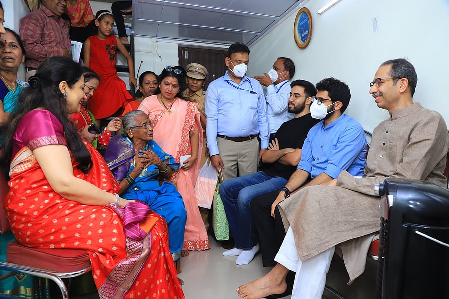 Thackeray visited the home of Chandrabhaga. Credit: Twitter/@ShivSena