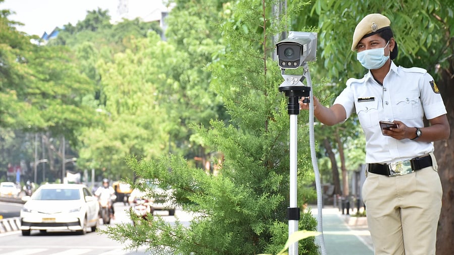On identifying the vehicle with pending cases, the camera uses a software to transfer the details of the offender to the policeman stationed close by. Credit: DH Photo/B K Janardhan