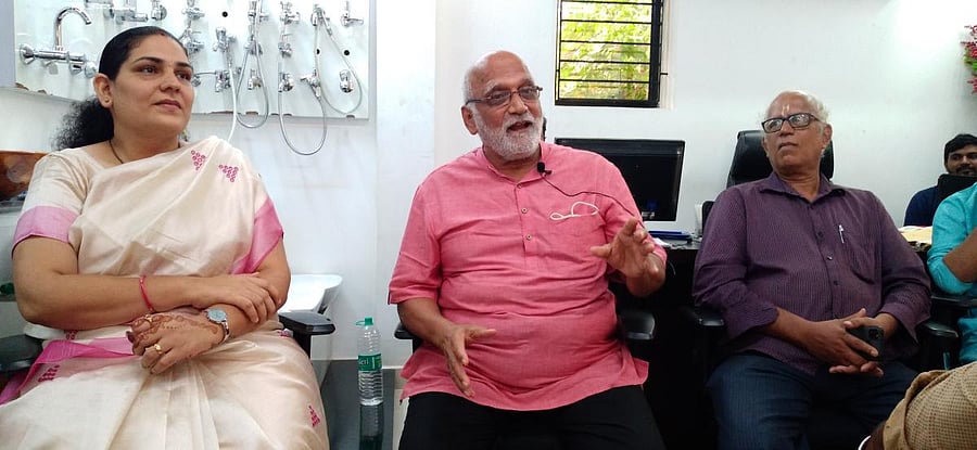 Dr Ravindranath Shanbhogue speaks during the inauguration of the Dakshina Kannada district office of the Human Rights Protection Foundation at Ashok Nagar in Mangaluru on Sunday. DH Photo