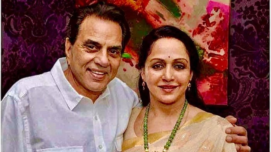 Veteran actor-MP Hema Malini and her husband and cinema icon Dharmendra. Credit: Twitter/@dreamgirlhema