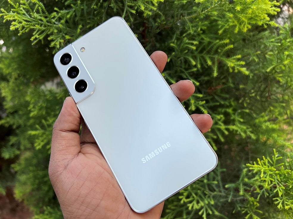 Samsung Galaxy S22 review: Premium compact phone