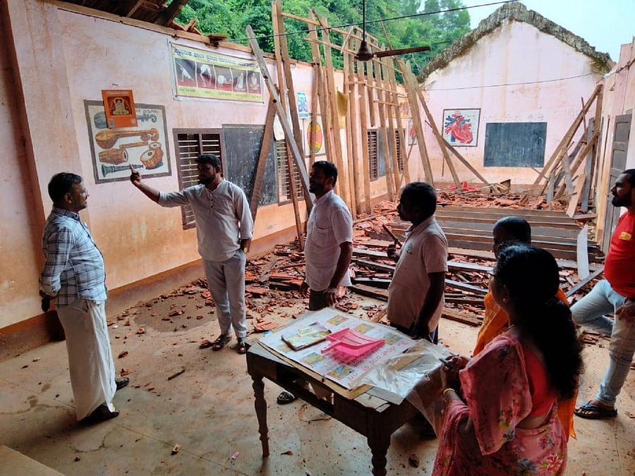 The old school building at Kinya Belaringe on the outskirts of Mangaluru collapsed following heavy rainfall.