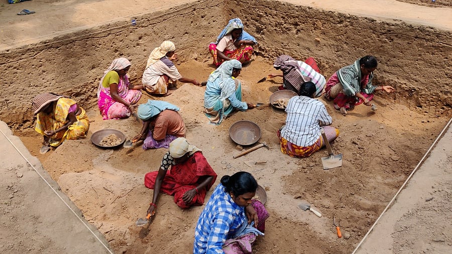 The site yielded 47 urns and 31 urns in the first two phases conducted in 2020 and 2021 respectively. DH photo/E.T.B. Sivapriyan