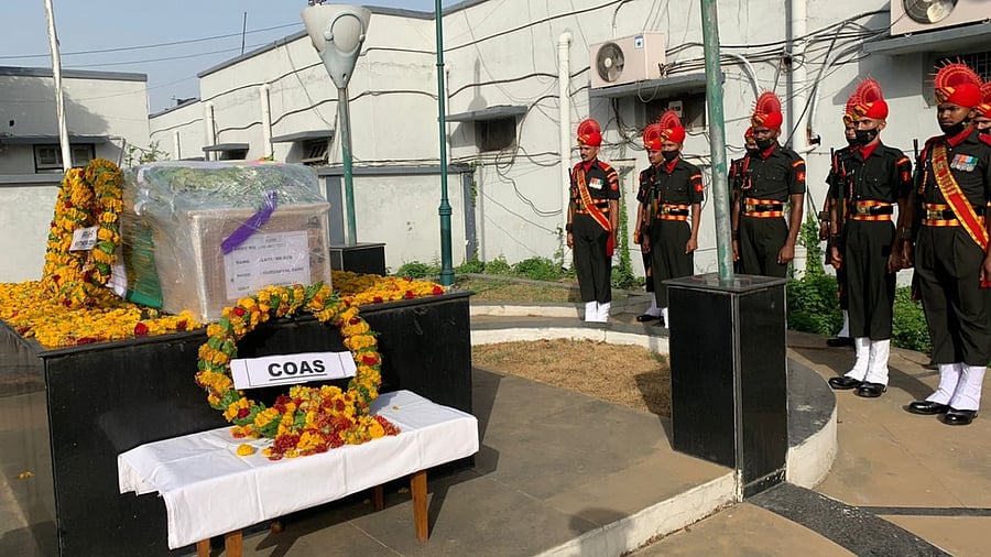 Tributes were paid to Naib Subedar Gurudayal Sahu, before his mortal remains were taken to his native place. Credit: Twitter/@PRODefNgp