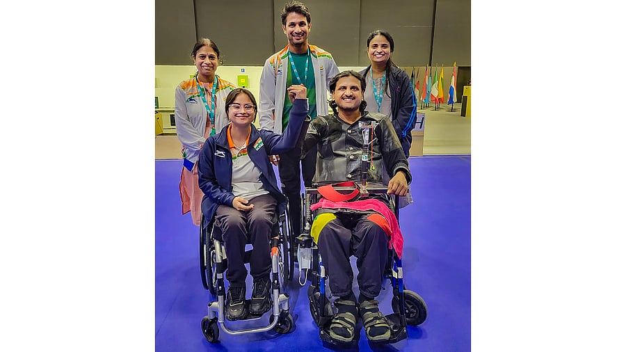 Para shooters Avani Lekhara and Sriharsha Devaraddi after winning the gold medals at the Para Shooting World Cup, in Chateauroux, France. Credit: Twitter/@Media_SAI 
