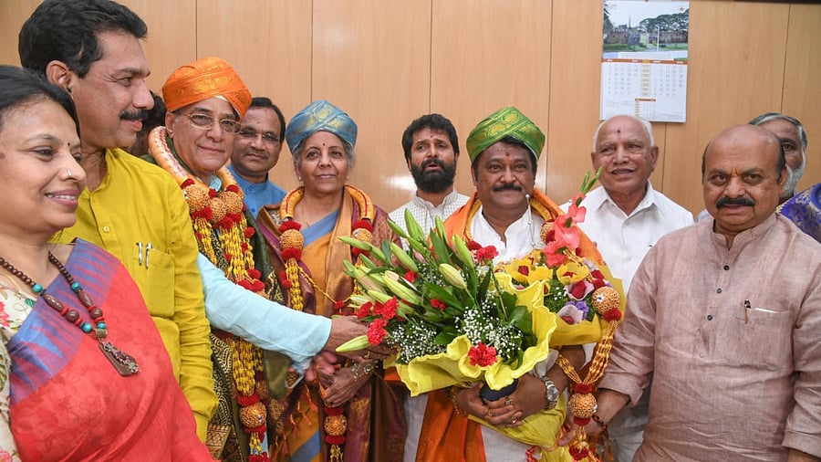 Chief Minister Basavaraj Bommai, BJP state president Nalin Kumar Kateel greet newly elected Rajya Sabha members Nirmala Sitharaman, Lahar Singh Siroya and Jaggesh at Vidhana Soudha on Friday. Credit: DH Photo
