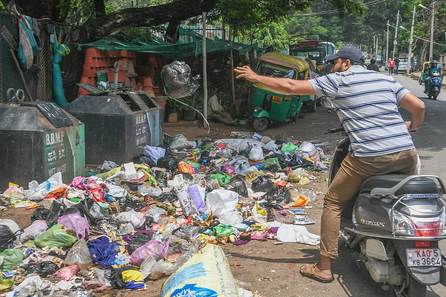 A garbage blackspot at Austin Town. Credit: DH File Photo