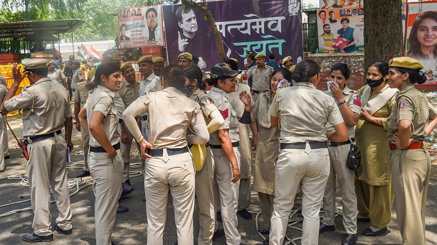 Tight security arrangements outside the AICC office due to Congress party's protests against summoning of party leader Rahul Gandhi by the Enforcement Directorate. Credit: PTI Photo