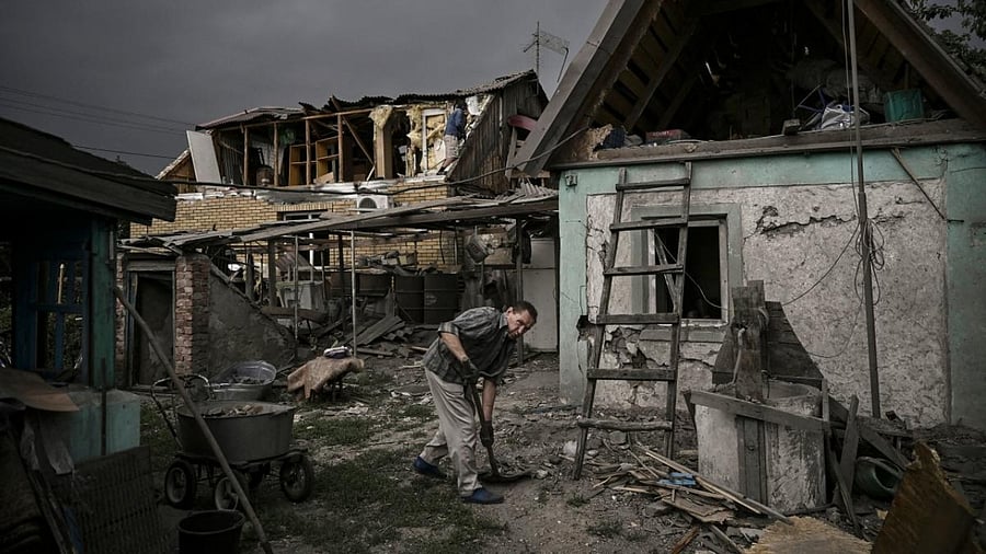 <div class="paragraphs"><p>He said there were two dead and 22 people injured, with eight nearby apartment blocks and eight cars destroyed.</p></div>