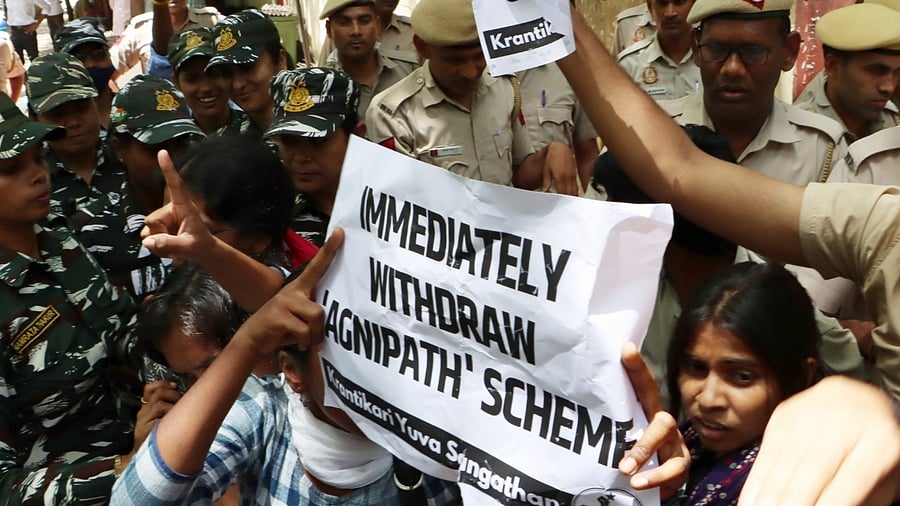 Krantikari Yuva Sangathan (KYS) student activists stage a protest demonstration against the recent Agnipath Scheme. Credit: IANS Photo