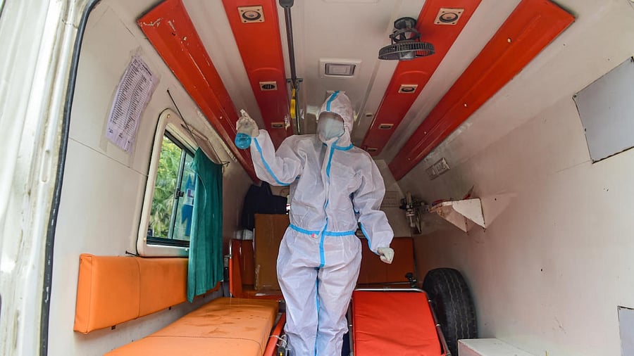 Delhi recorded 1,447 new Covid cases and one more death on Friday, while the positivity rate dropped to 5.98%. Credit: PTI File Photo