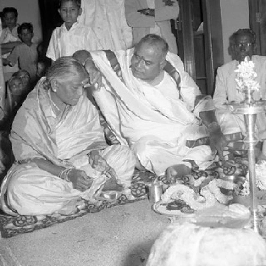 K N Guruswamy and Kadiramma at their Shashtipoorthi (60th birthday) puja