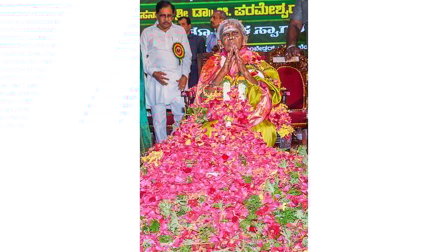 Padma Shri Saalumarada Thimmakka being felicitated at her 111th birthday celebrations at BR Ambedkar Bhavan in Vasanthnagar, Bengaluru, on Thursday. Credit: DH Photo/S K Dinesh