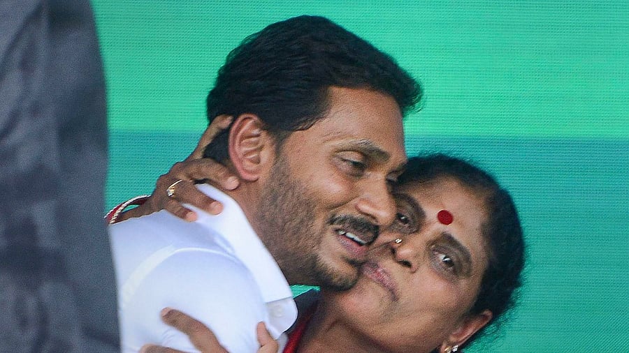 YSR Congress Party President YS Jaganmohan Reddy and his mother YS Vijayamma. Credit: PTI Photo