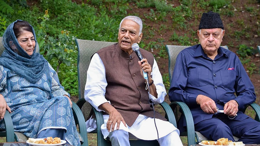 Combined Opposition Parties presidential candidate Yashwant Sinha with President of J&K National Conference Farooq Abdullah and PDP President Mehbooba Mufti, in Srinagar. Credit: PTI Photo