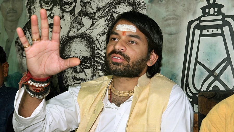 Tej Pratap Yadav addresses a press conference at the RJD party office, in Patna, Sunday, Dec. 16, 2018. Credit: PTI File Photo