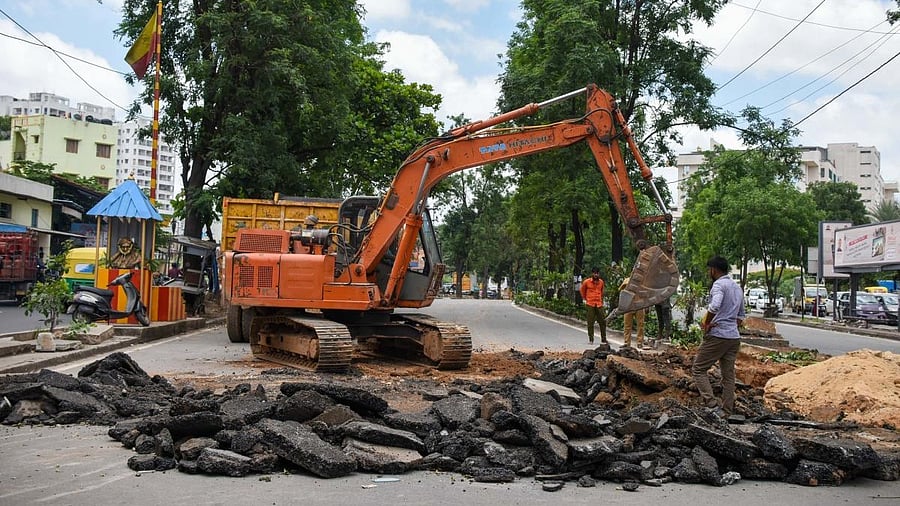 <div class="paragraphs"><p>Flyover work on Outer Ring Road (ORR), Veerabhadra Nagar, near PES University. </p></div>