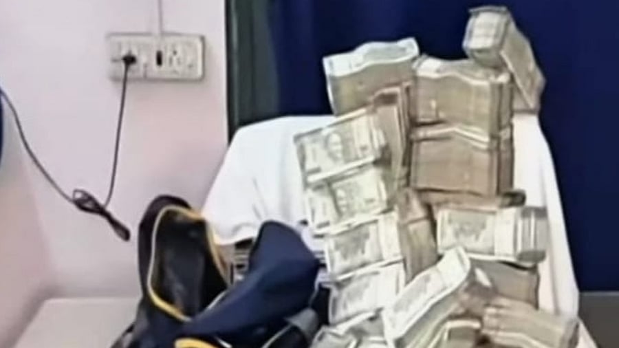 Besides the MLAs, there were two other persons in the SUV, which had a board mentioning "MLA Jamtara Jharkhand". Credit: iStock Images