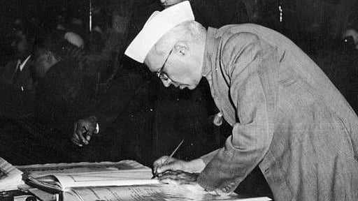 The 53 episode series is Benegal’s attempt at capturing the India’s first Prime Minister Pandit Jawaharla Nehru perspective and understanding of India. Credit: Wikimedia commons