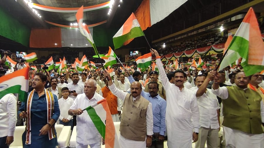 CM Basavaraj Bommai, BJP state president Nalin Kumar Katil, Ministers, MPs and other leaders are participate in the 'Amrutha Bharathige Karunada Jatre' programme, organised by Karnataka state BJP, at Sree Kanteerava Indoor Stadium. Credit: DH Photo