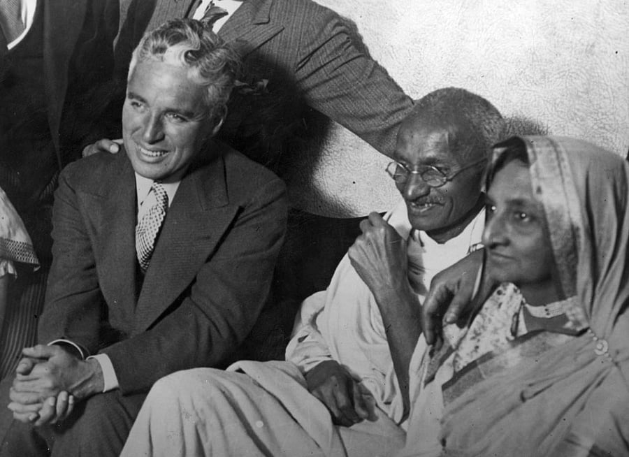 Mahatma Gandhi and Kasturba meet Charlie Chaplin in London. Credit: Getty Images