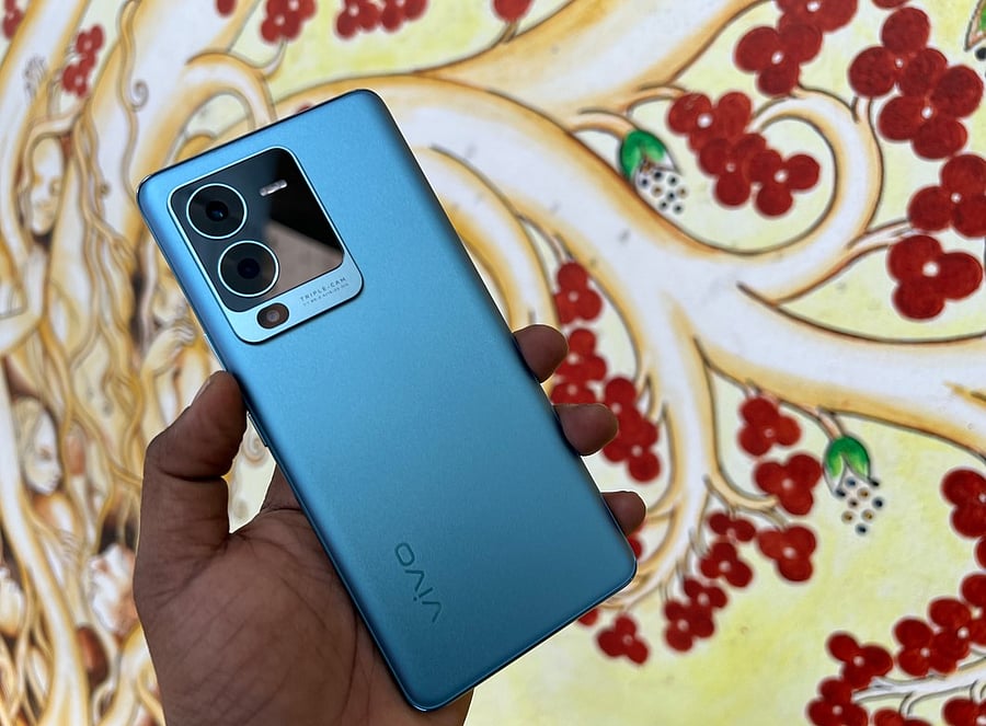 Vivo V25 Pro 5G. Credit: DH Photo/KVN Rohit