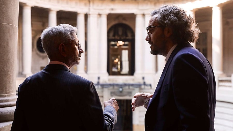 External Affairs Minister S Jaishankar and Minister of Foreign Affairs International Trade and Worship Santiago Cafiero. credit: Twitter/@DrSJaishankar