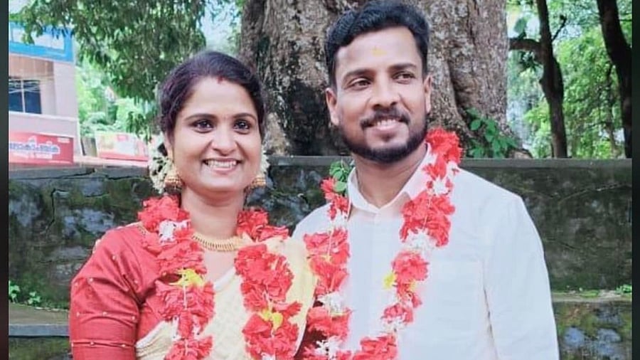 Sajeesh married Pratibha at a temple in Kozhikode. Credit: DH Special Arrangement