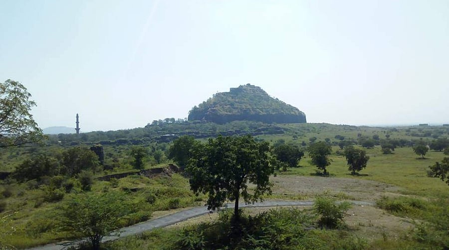 <div class="paragraphs"><p>The Daulatabad Fort. </p></div>