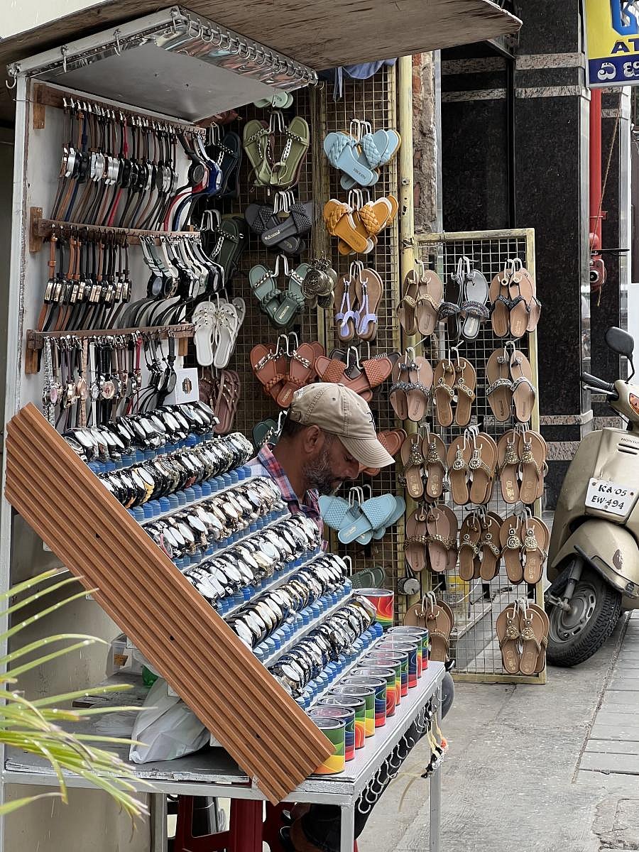 Bengaluru streets have many vendors selling fakes of brands, ranging from Titan to Rolex. Pic for representation