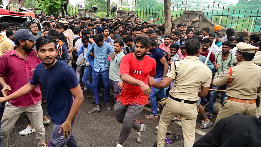 Stampede over IND vs AUS match tickets. Credit: PTI Photo