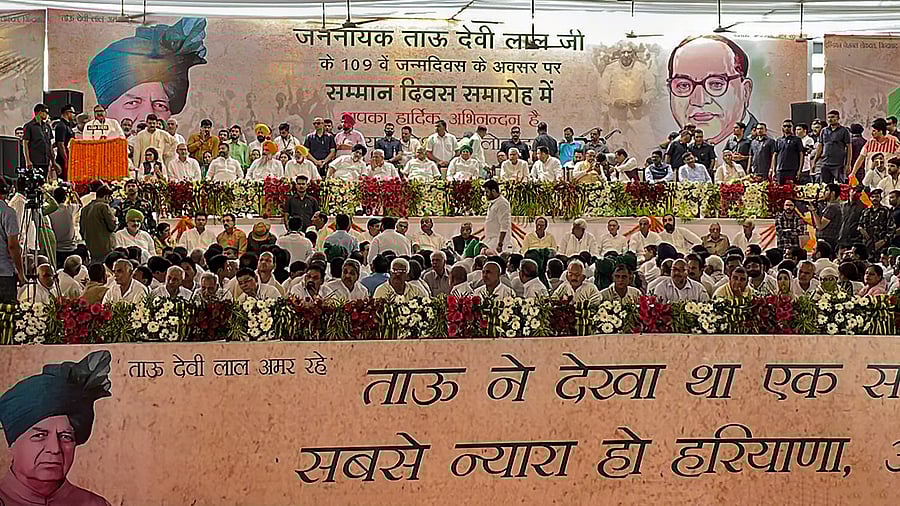 Indian National Lok Dal (INLD) chief OP Chautala, NCP chief Sharad Pawar, Bihar CM and JD(U) leader Nitish Kumar, Bihar Dy CM and RJD leader Tejashwi Yadav, SAD President Sukhbir Singh Badal and CPI (M) General Secretary Sitaram Yechury and others during a rally organised on the occasion of 109th birth anniversary of former deputy PM Devi Lal, in Fatehabad, Sunday, Sept. 25, 2022. Credit: PTI Photo