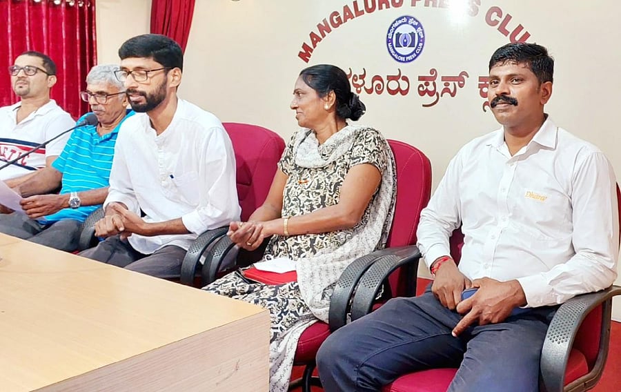 NECF secretary Shashidhar Shetty addresses media persons at the Patrika Bhavan in Mangaluru. Credit: DH Photo
